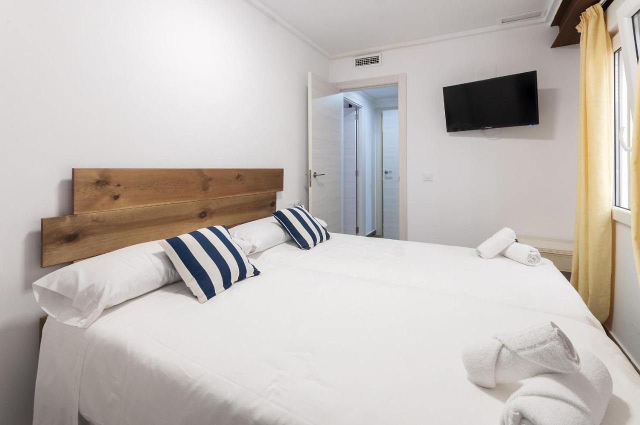 Apartamentos Al-Andalusi Dénia Esterno foto