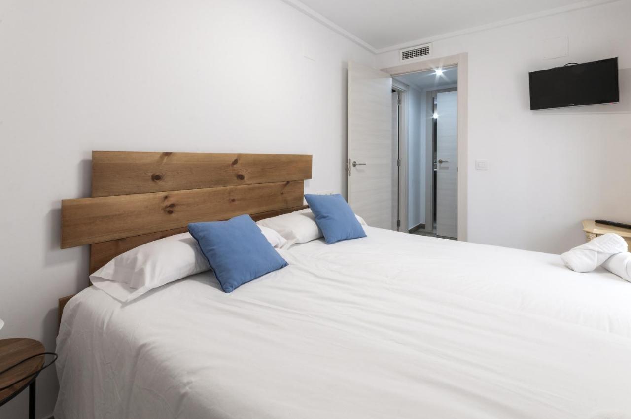 Apartamentos Al-Andalusi Dénia Esterno foto